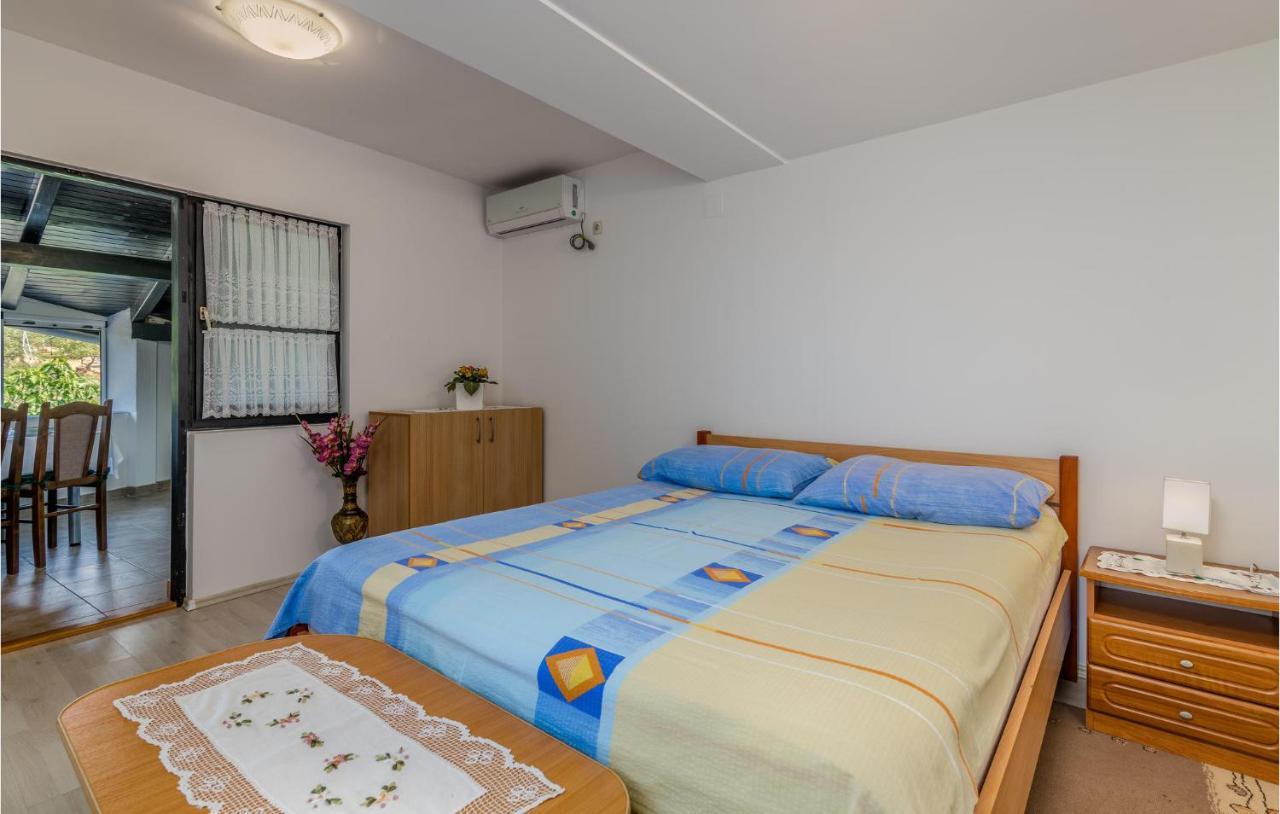 Amazing Apartment In Zupanje With Wifi Exteriér fotografie