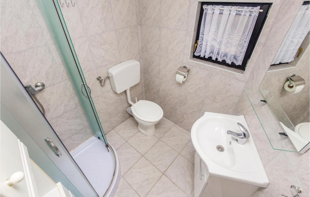 Amazing Apartment In Zupanje With Wifi Exteriér fotografie
