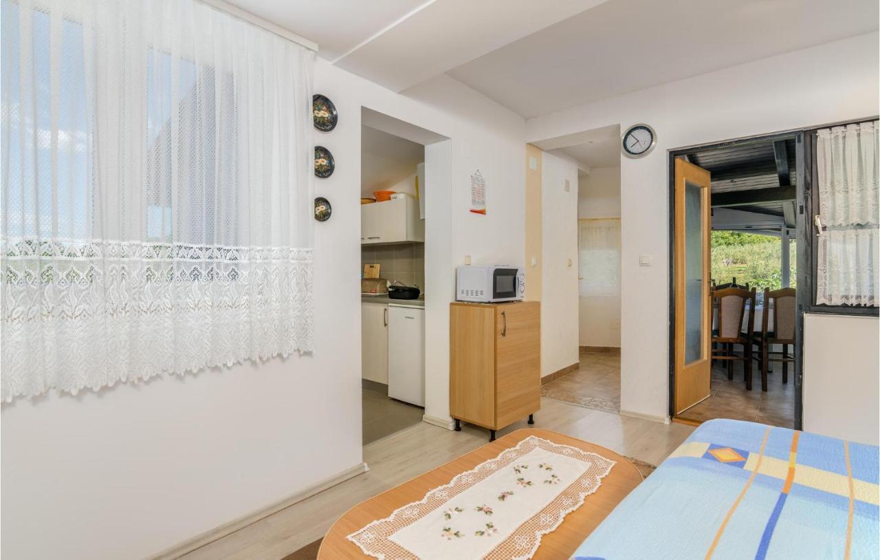 Amazing Apartment In Zupanje With Wifi Exteriér fotografie